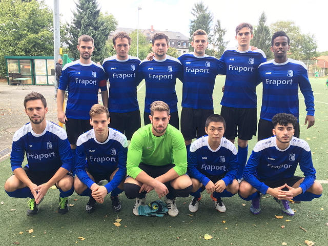 Stehend v.l.n.r.: Niklas Troll, Paul Schmanke, Moritz Schneider, Leon Malsch, Markus Renner, Teklu Tewelde. Unten: Mario Koch, Aljoscha Richter, Gianluca Colombo, Josei Yasukawa, Ali Karan